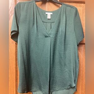 NWOT lightweight v neck blouse